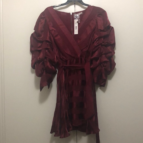 NWT $495 Alice + Olivia Santina Tuck Sleeve Mini Dress in Red - sizes 2 and 4! - Picture 2 of 9